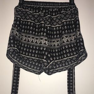 Charlotte Russe stretchy black and white shorts